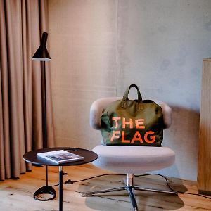 Comfort King Studio